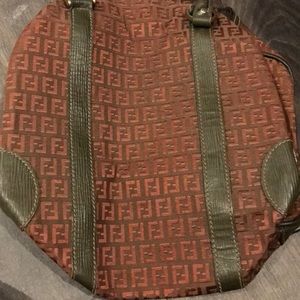 Authentic Chic FENDI bag!👜